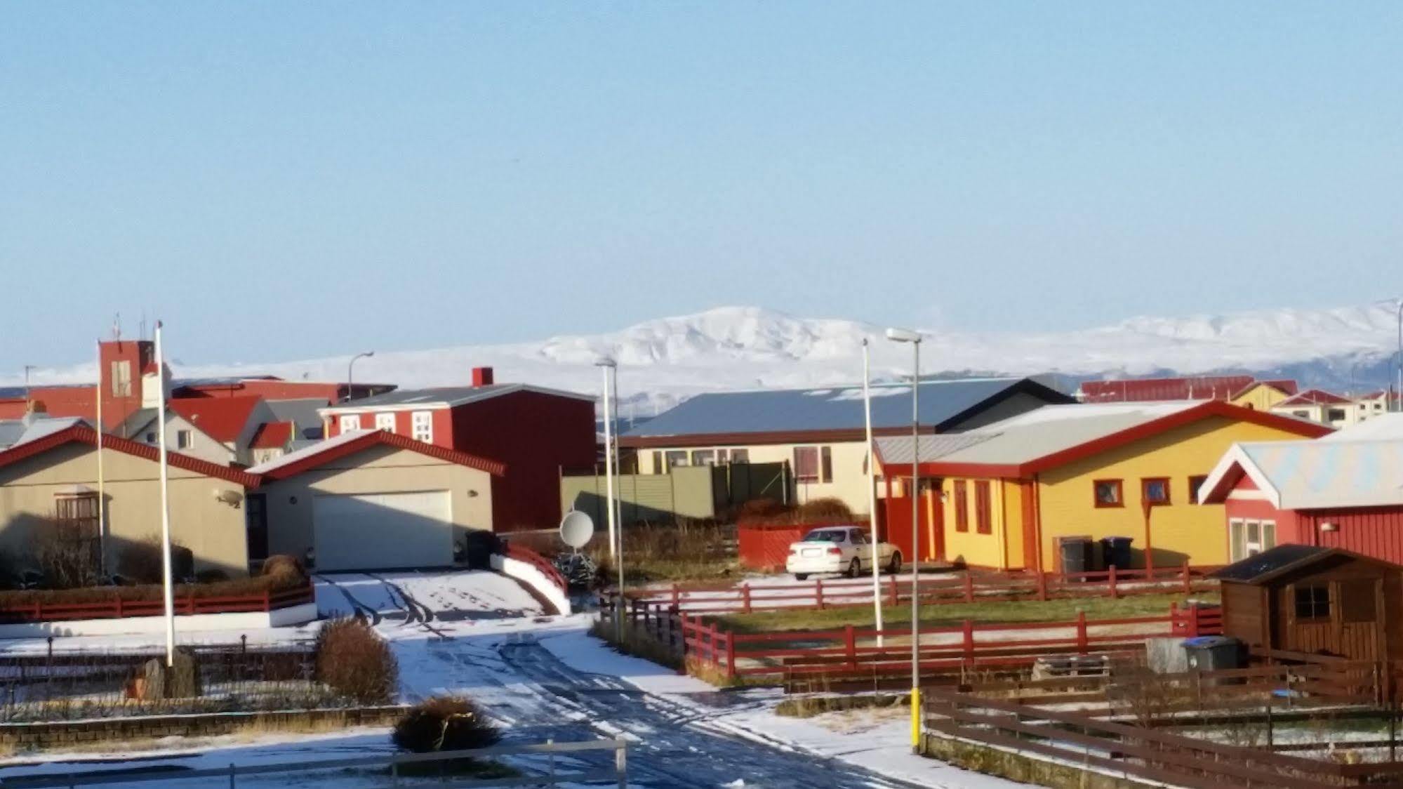 Guesthouse Heba Stokkseyri Exteriör bild