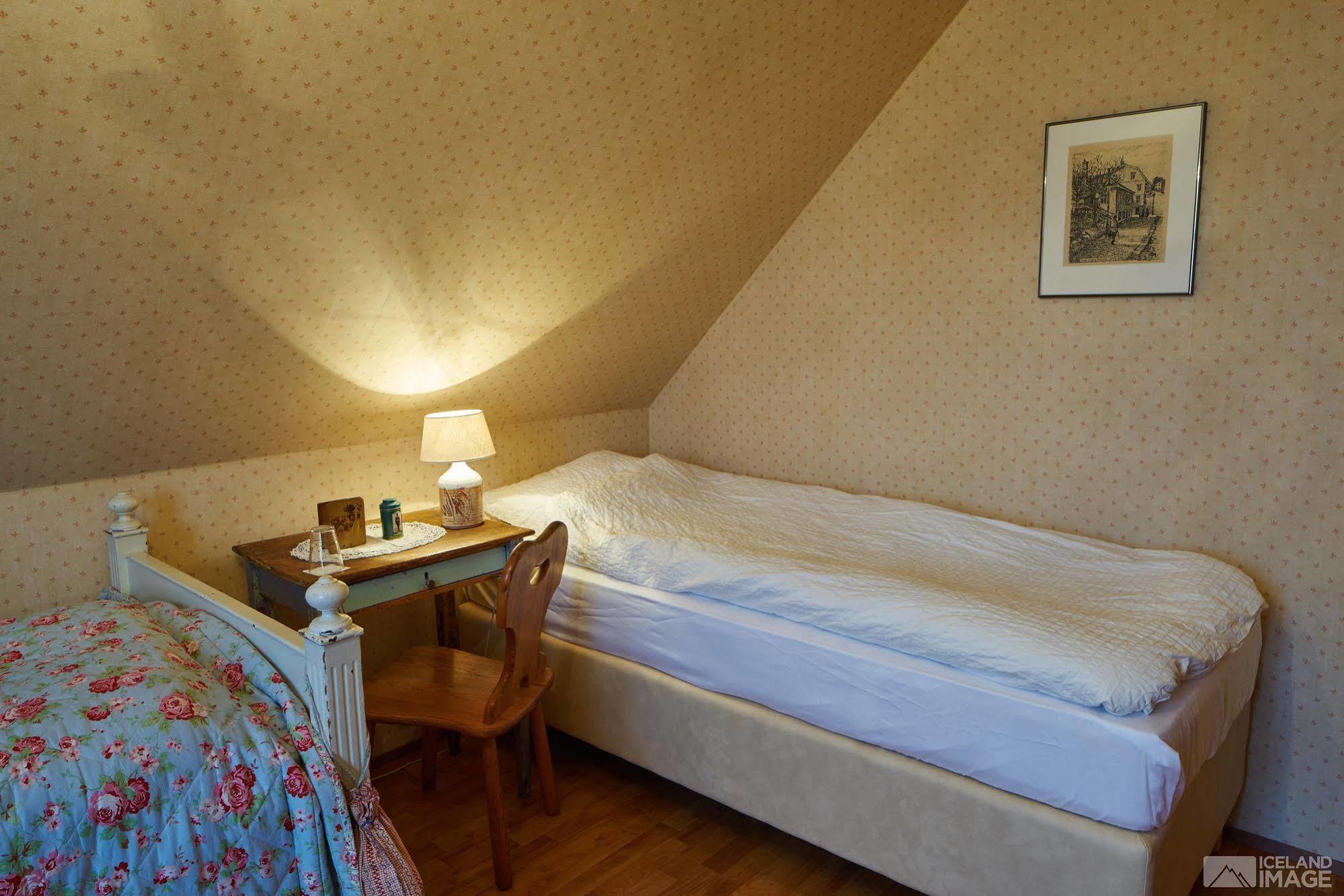 Guesthouse Heba Stokkseyri Exteriör bild